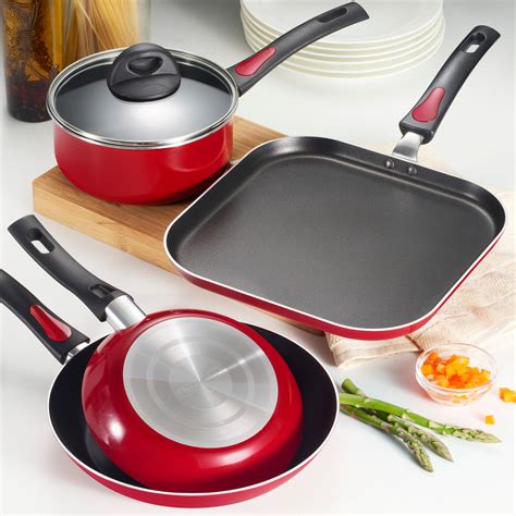 Tramontina skillet - Cook delicious family meals with this nonstick Tramontina Professional Fusion fry pan. Its rivetless construction ensures a smooth surface without sacrificing strength or durability, and the commercial-grade aluminum distributes heat quickly and evenly to prevent hot spots. This Tramontina Professional Fusion fry pan has a soft-grip silicone ...